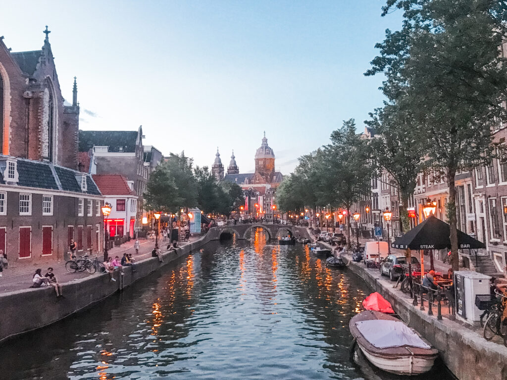 Rotlichtviertel De Wallen in Amsterdam
